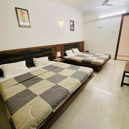 Hotel Shree Sai 舍地 外观 照片